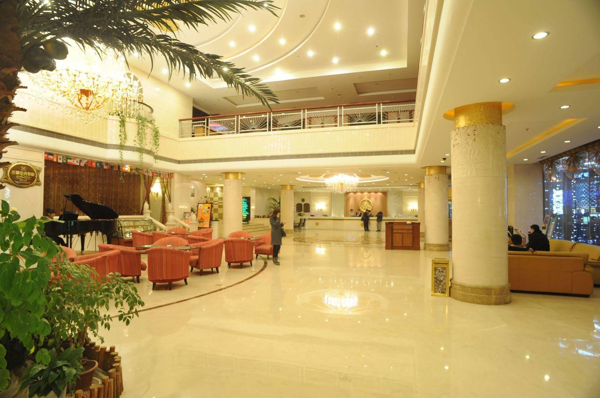 Yantai Asia Hotel Exteriör bild