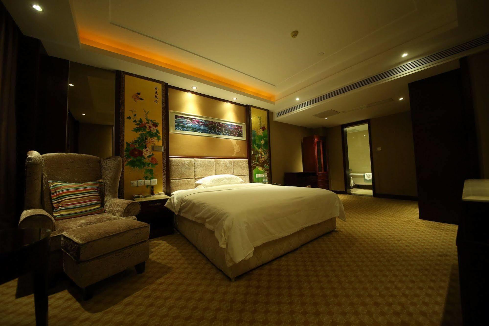Yantai Asia Hotel Exteriör bild